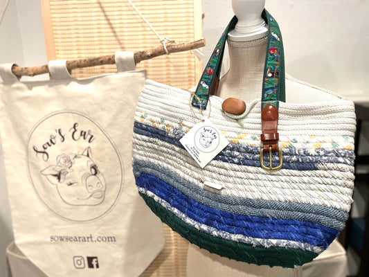 Toucan blues rope tote