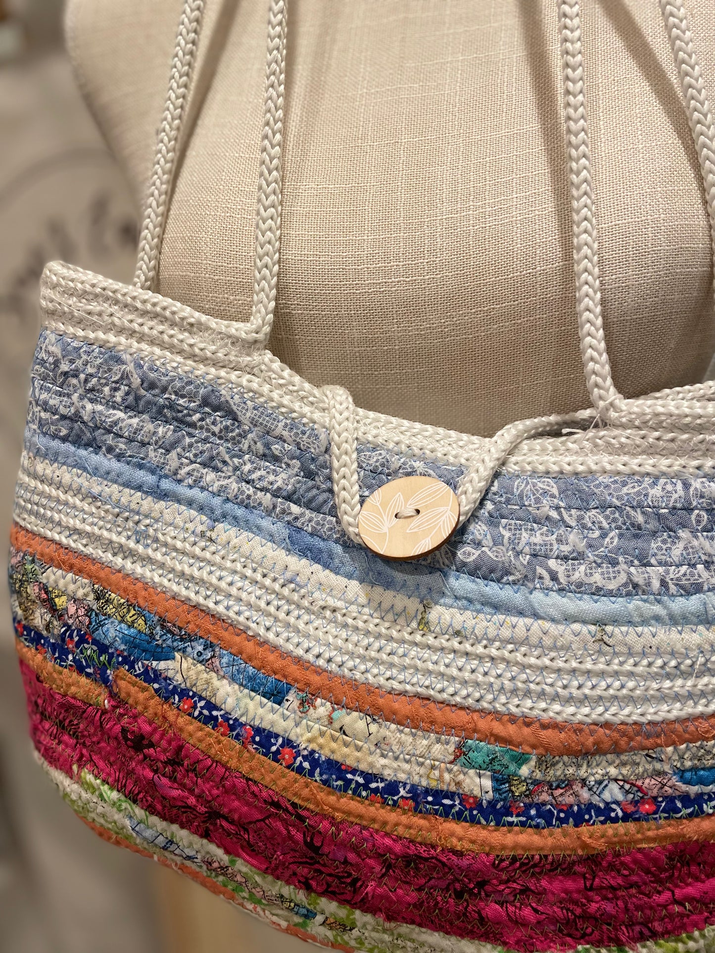 Blue sky rope tote