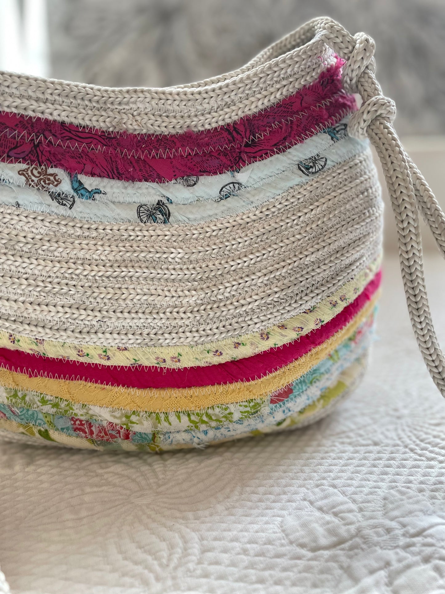 Creamy bright rope tote