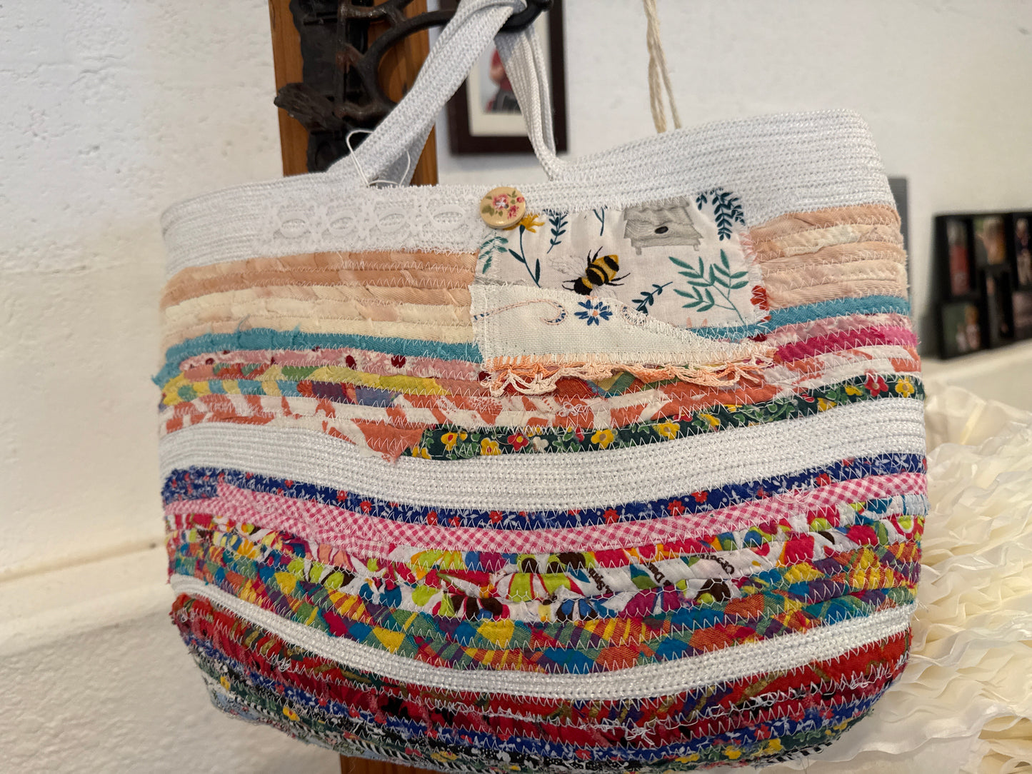 Sweet Bees rope tote