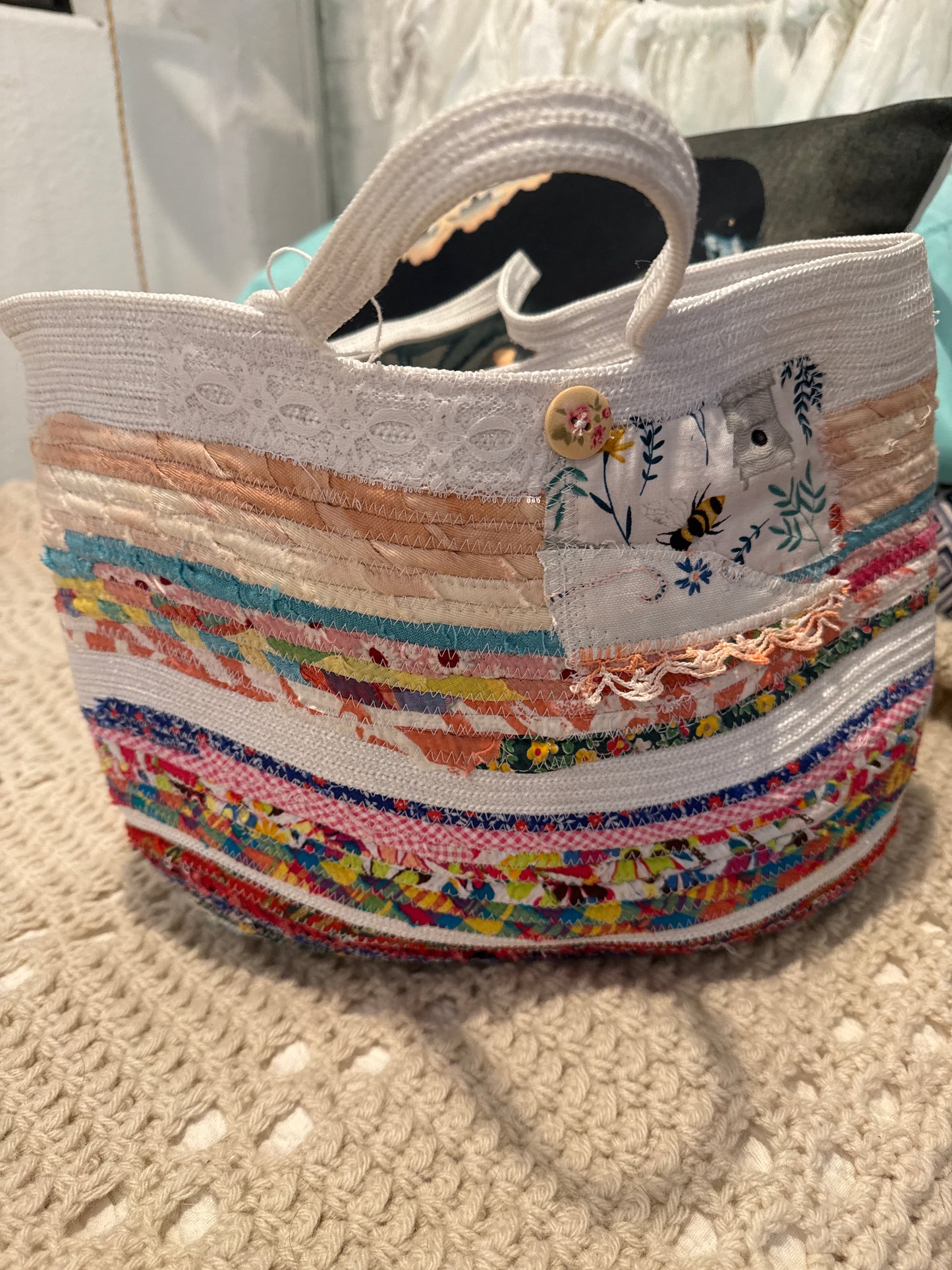 Sweet Bees rope tote