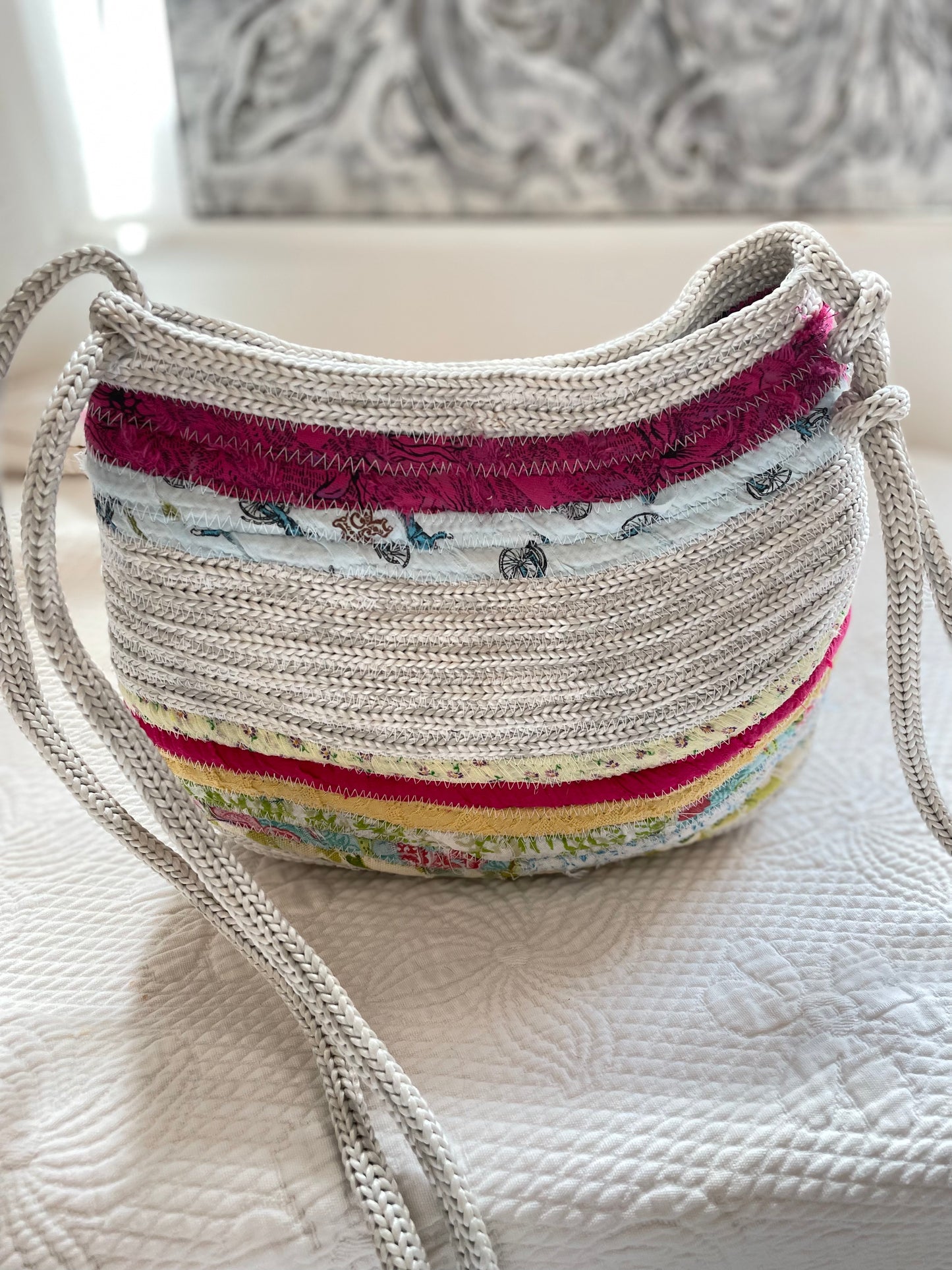 Creamy bright rope tote